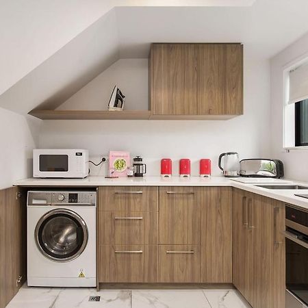 Light & Spacious 2Bdrm Townhouse Off Street Park Christchurch Exteriör bild