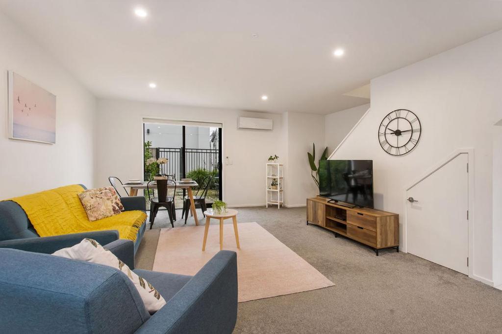 Light & Spacious 2Bdrm Townhouse Off Street Park Christchurch Exteriör bild