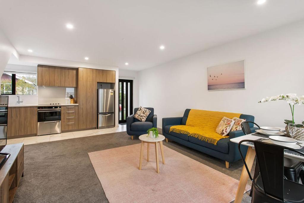 Light & Spacious 2Bdrm Townhouse Off Street Park Christchurch Exteriör bild