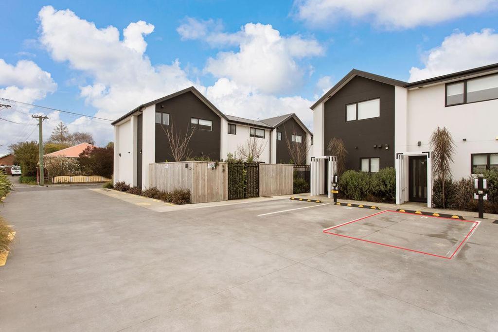 Light & Spacious 2Bdrm Townhouse Off Street Park Christchurch Exteriör bild
